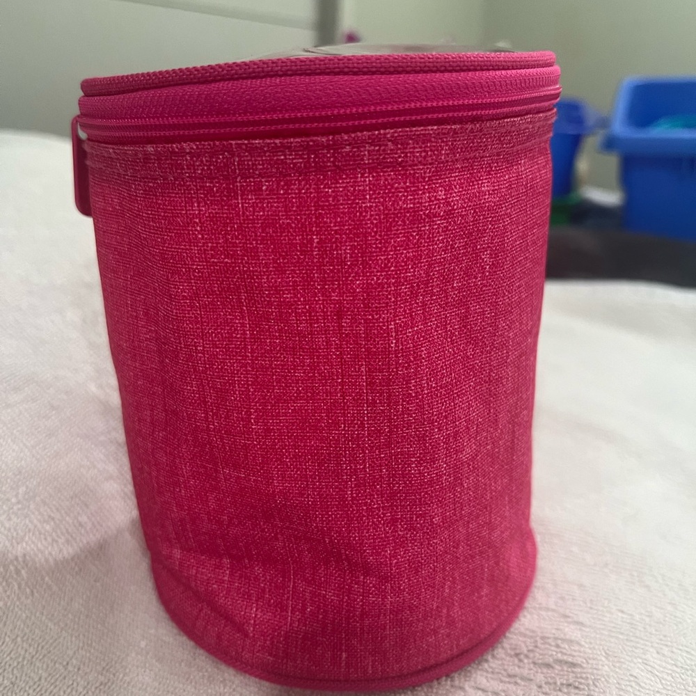Cylinder zipper pouch